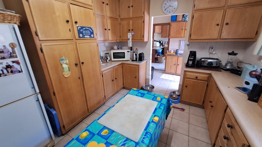 5 Bedroom Property for Sale in Fichardt Park Free State